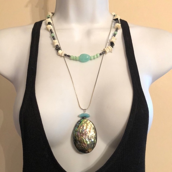 Curated bundle shell beads abalone pendant beach boho style necklaces lot of 2. - Picture 1 of 5